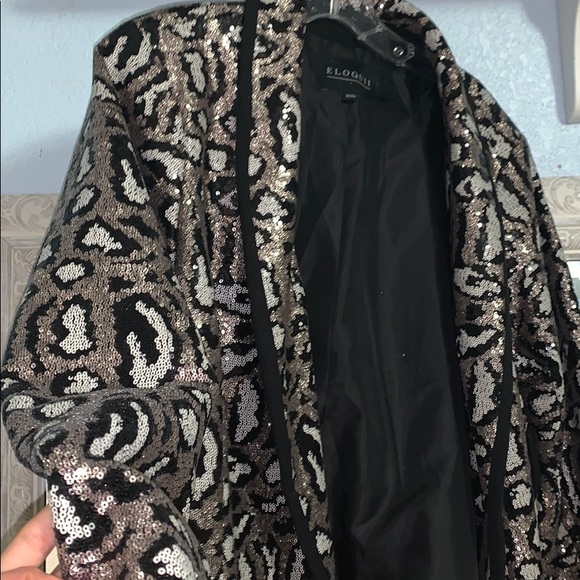 Leopard print jacket! - Picture 3 of 6